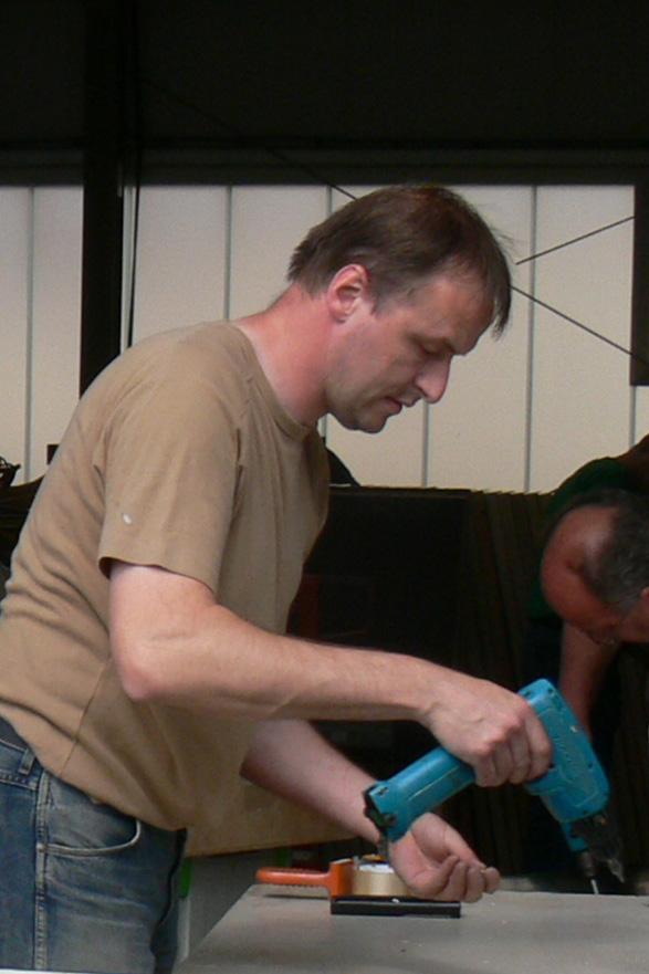 ZF 2009 PlakatAufsteller bauen-06.jpg