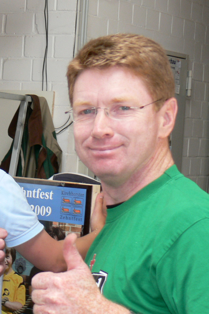 ZF 2009 PlakatAufsteller bauen-14.jpg
