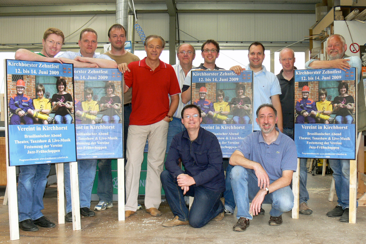 ZF 2009 PlakatAufsteller bauen-19.jpg
