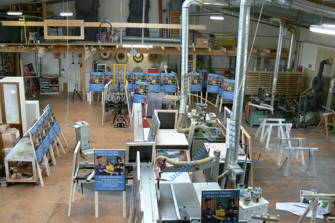 ZF 2009 PlakatAufsteller bauen-21.jpg