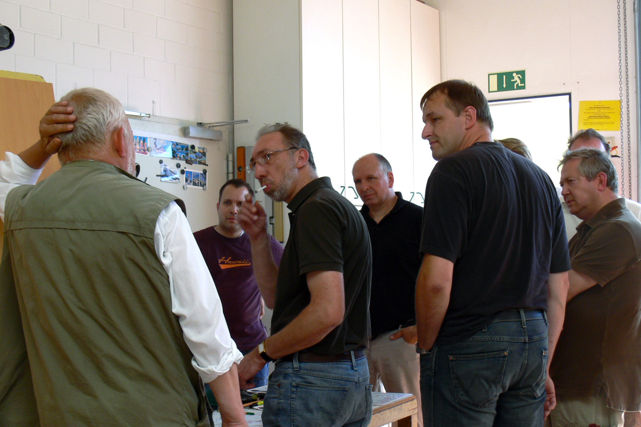 ZF 2009 PlakatAufsteller bauen-24.jpg