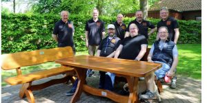 Neue Gartengarnitur lädt zum Verweilen und Klönen in Kirchhorst ein
